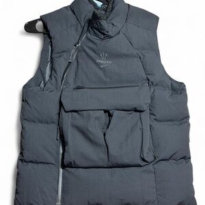 Nike Tech x NOCTA Drake Tactical Puffer Vest Black DZ5476-010 Men's Size Large